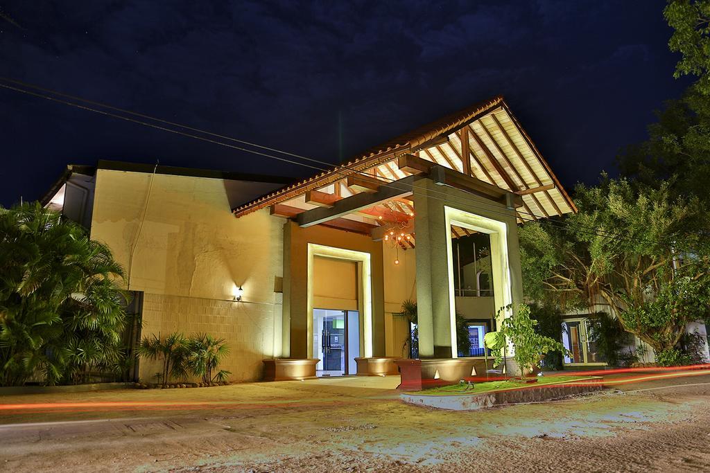 Miridiya Lake Resort Anuradhapura Zewnętrze zdjęcie